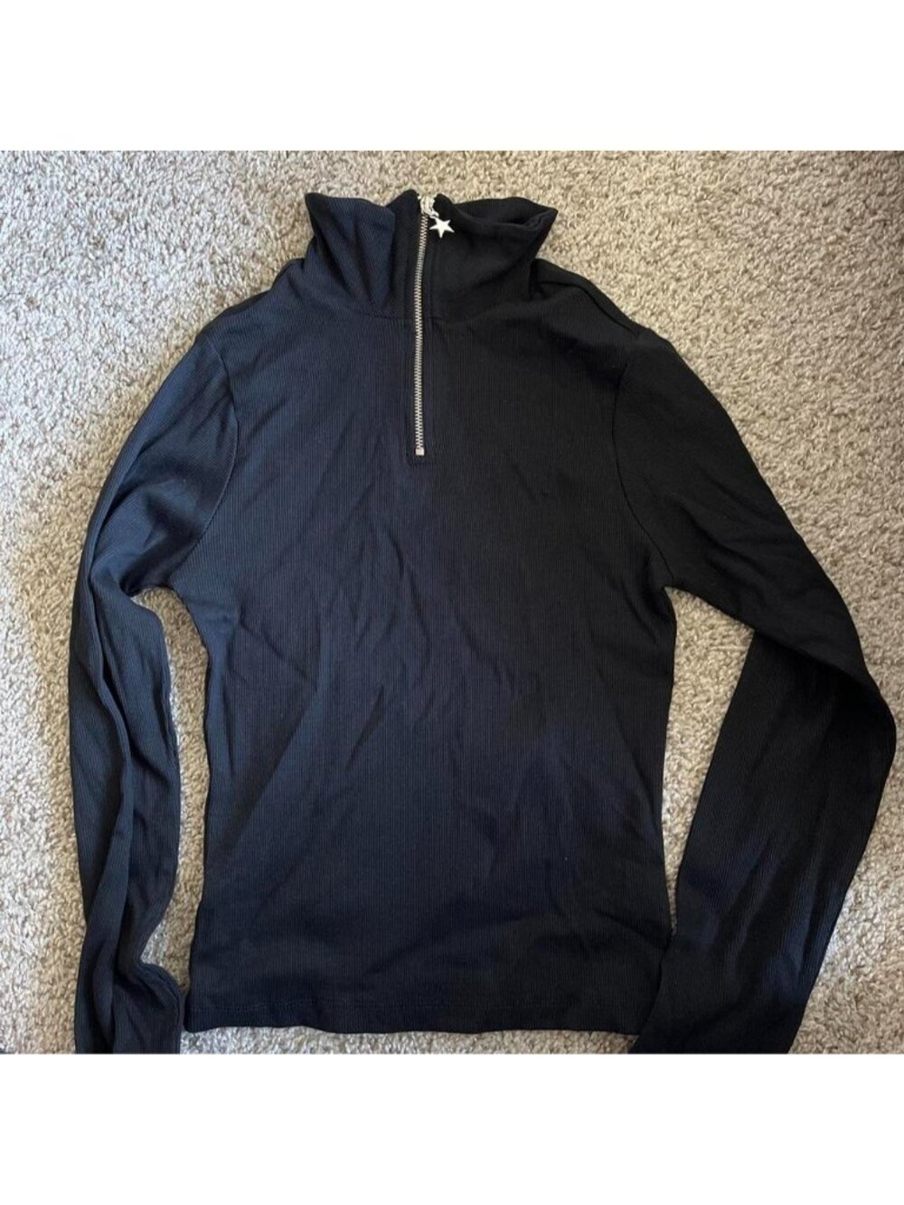 Black quarter zip long sleeve top #quarterzip #basics
